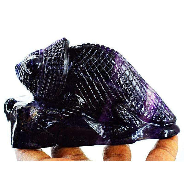 gemsmore:Exclusive Purple Fluorite Hand Carved Chameleon