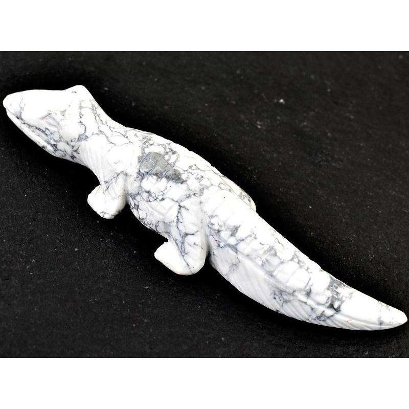 gemsmore:Genuine White Howlite Beautifully Hand Carved Crocodile