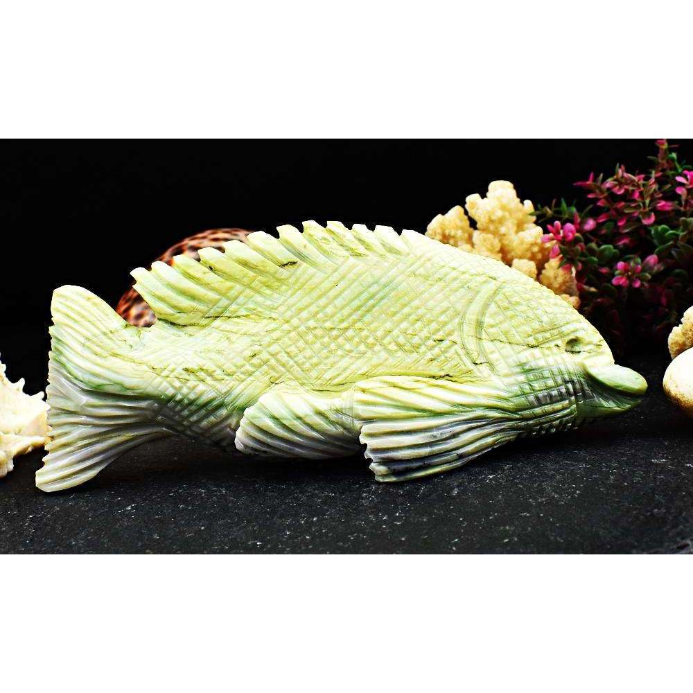 gemsmore:Stunning Serpentine Hand Carved Fish