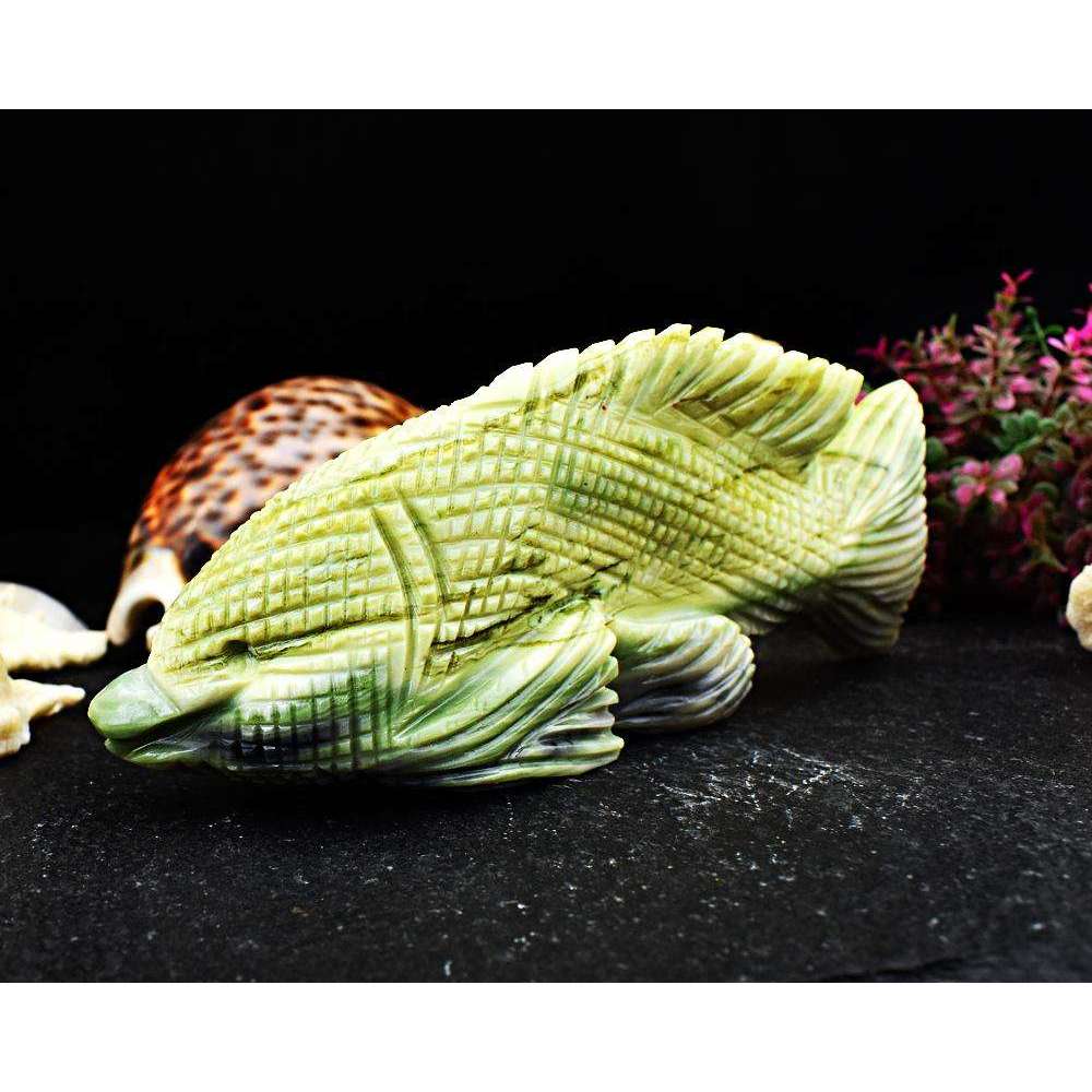 gemsmore:Stunning Serpentine Hand Carved Fish